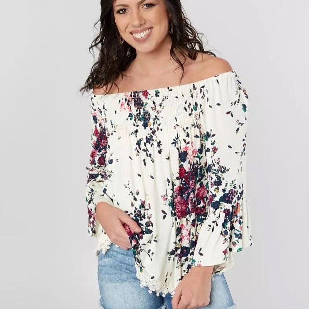 Luq Bohemian Bell Sleeve Off Shoulder Eyeshadow Crochet Trim Top Size Small Boho